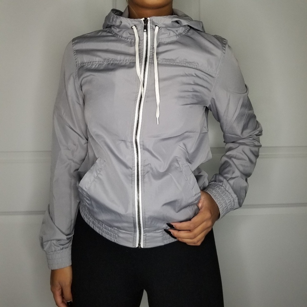 SOLD Grey windbreaker